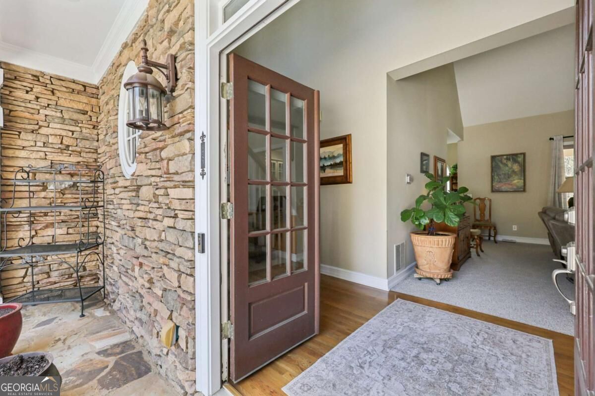 1985 Silverstone Drive Property Photo 6