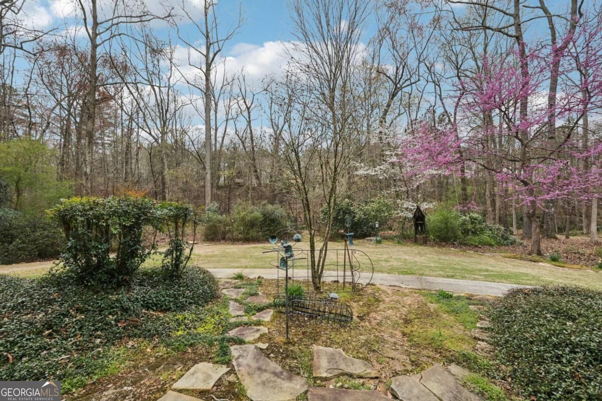 1985 Silverstone Drive Property Photo 47