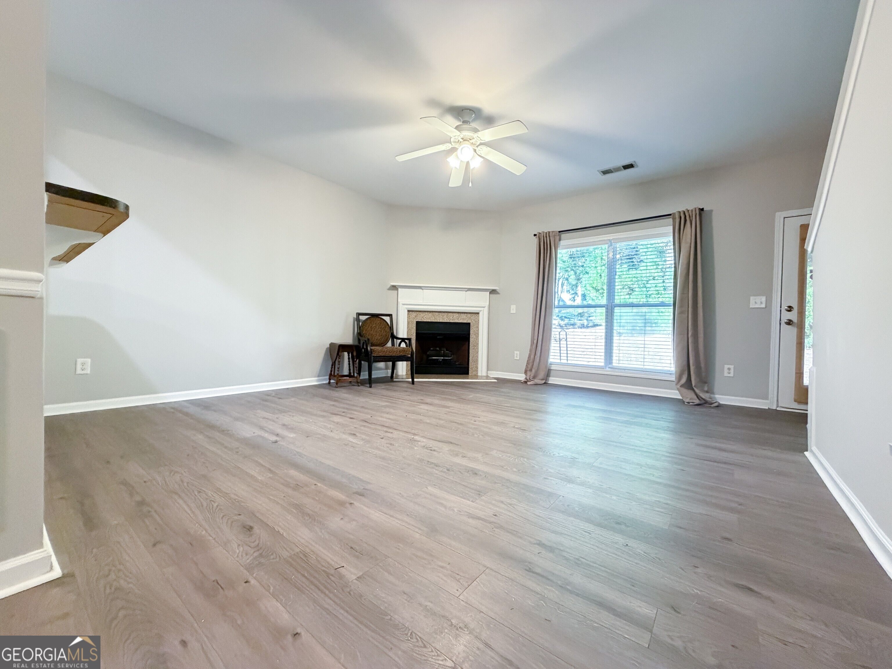 2077 Lakeshore Overlook Drive Property Photo 7