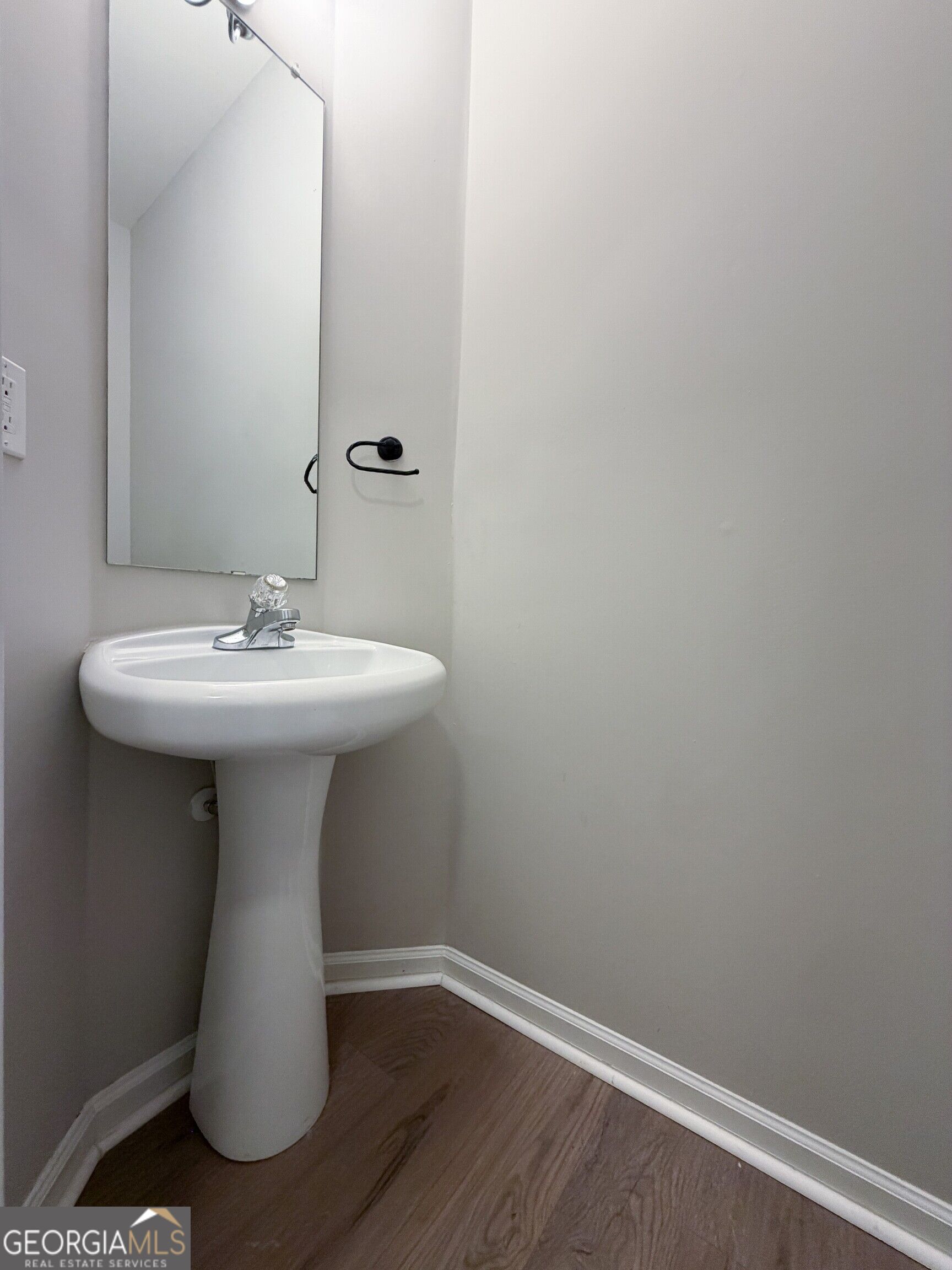 2077 Lakeshore Overlook Drive Property Photo 11