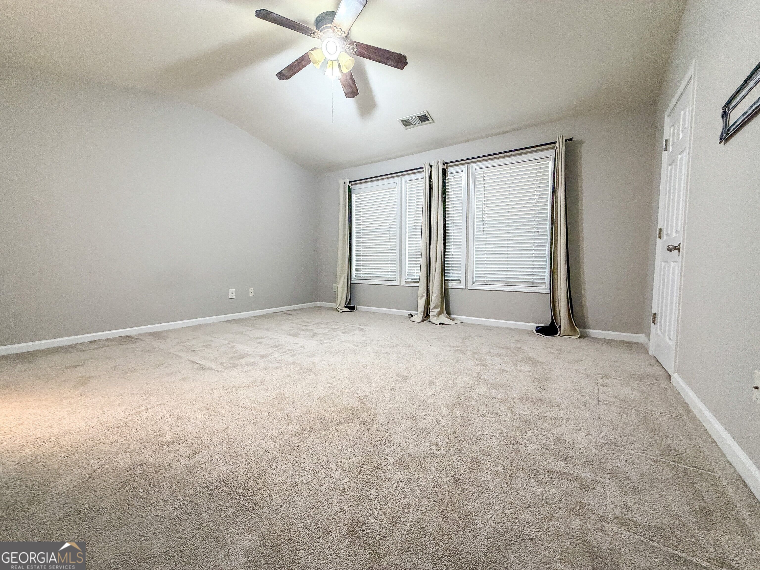 2077 Lakeshore Overlook Drive Property Photo 14