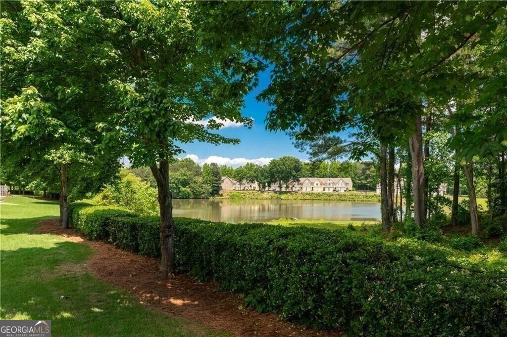 2077 Lakeshore Overlook Drive Property Photo 22