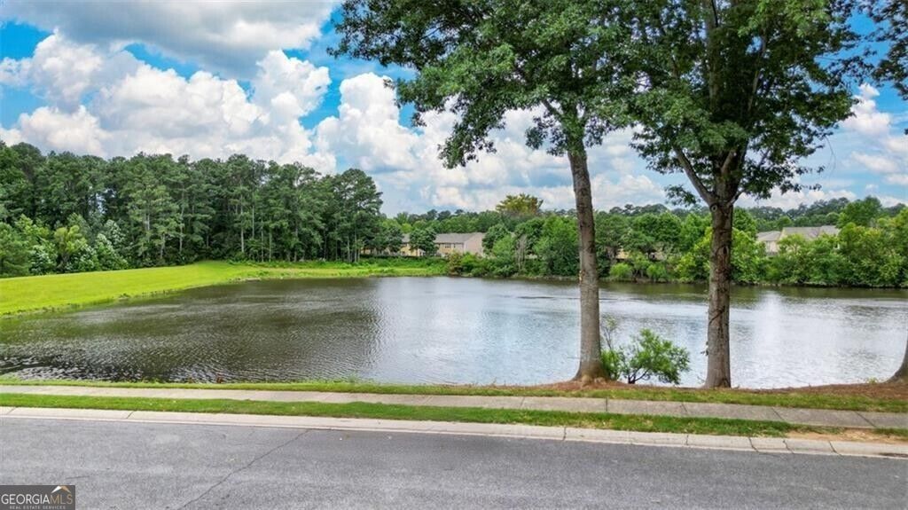 2077 Lakeshore Overlook Drive Property Photo 23