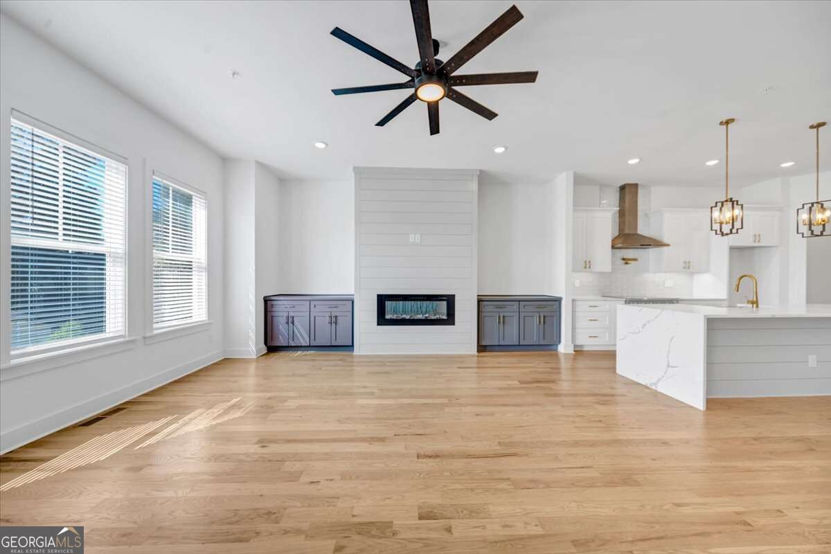 237 W Marietta Street Property Photo 8