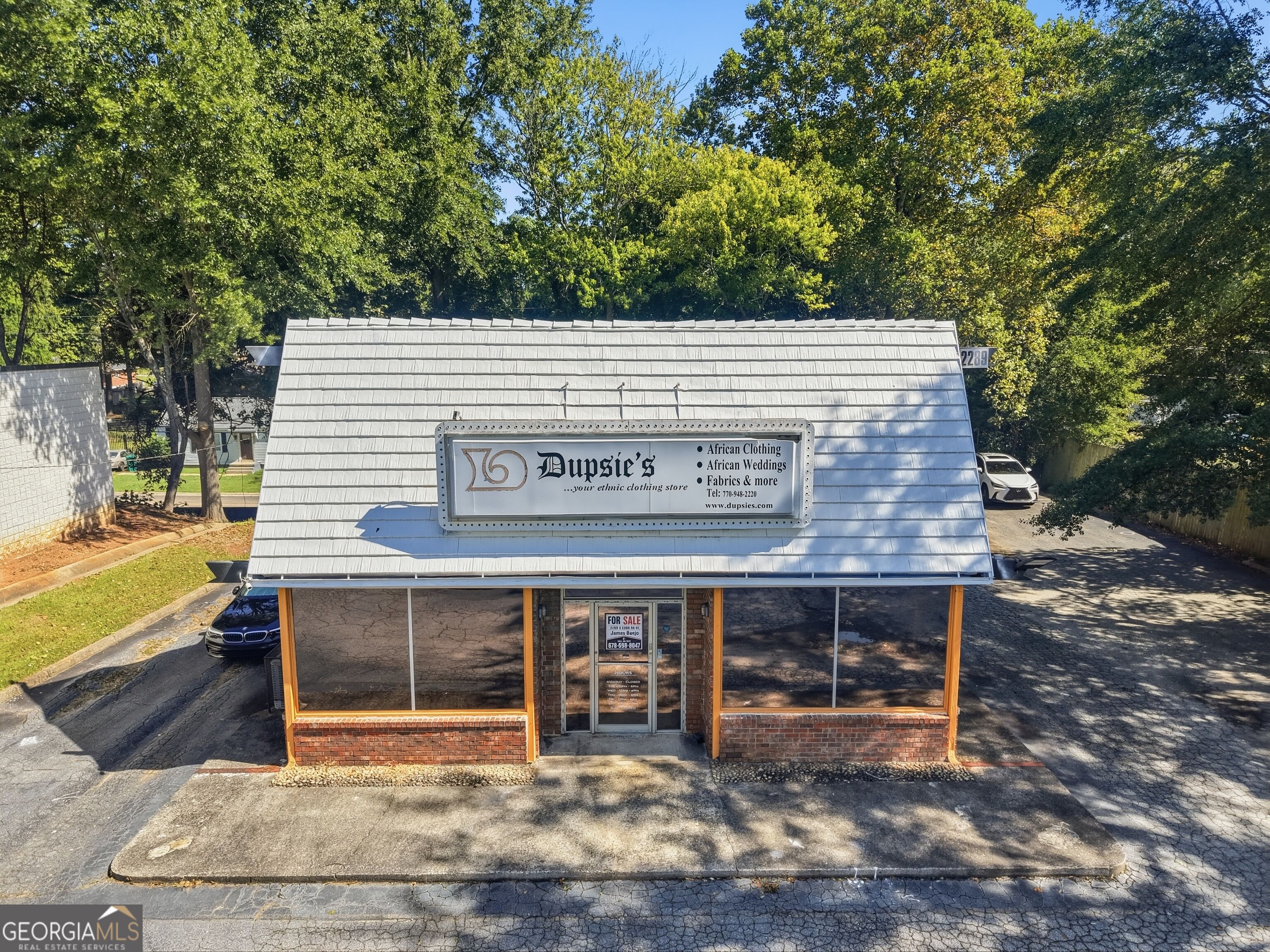 2289 S Cobb Drive Se Property Photo 2