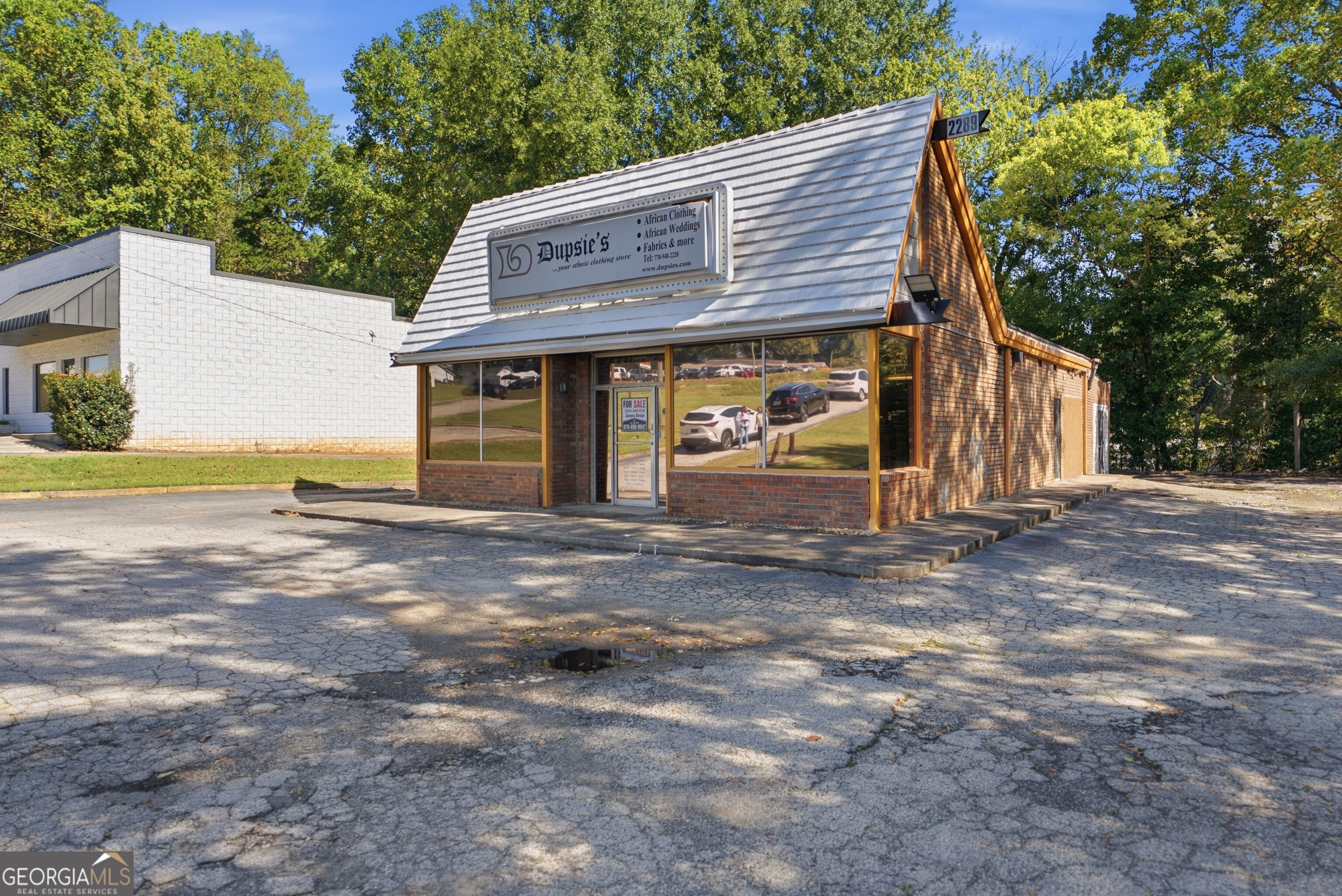 2289 S Cobb Drive Se Property Photo 3