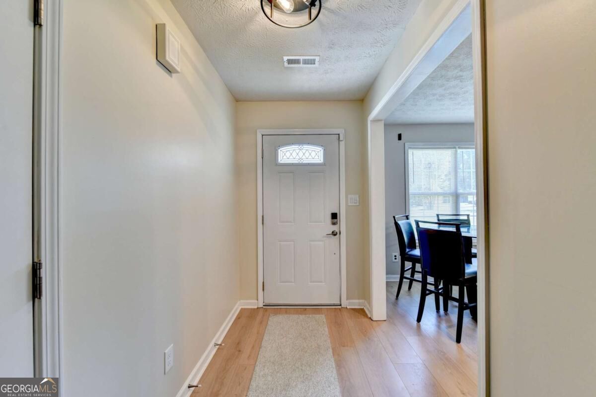5295 Hillcrest Glenn Drive Property Photo 7