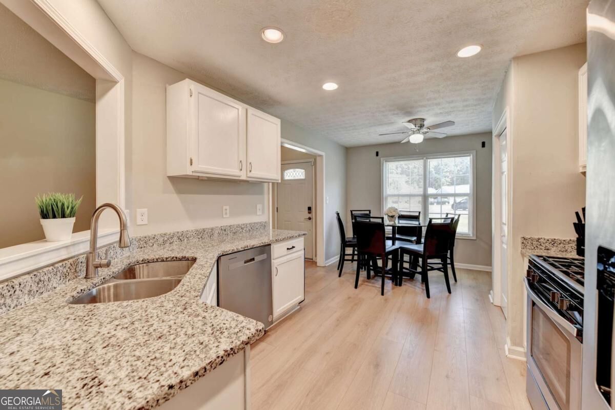 5295 Hillcrest Glenn Drive Property Photo 11