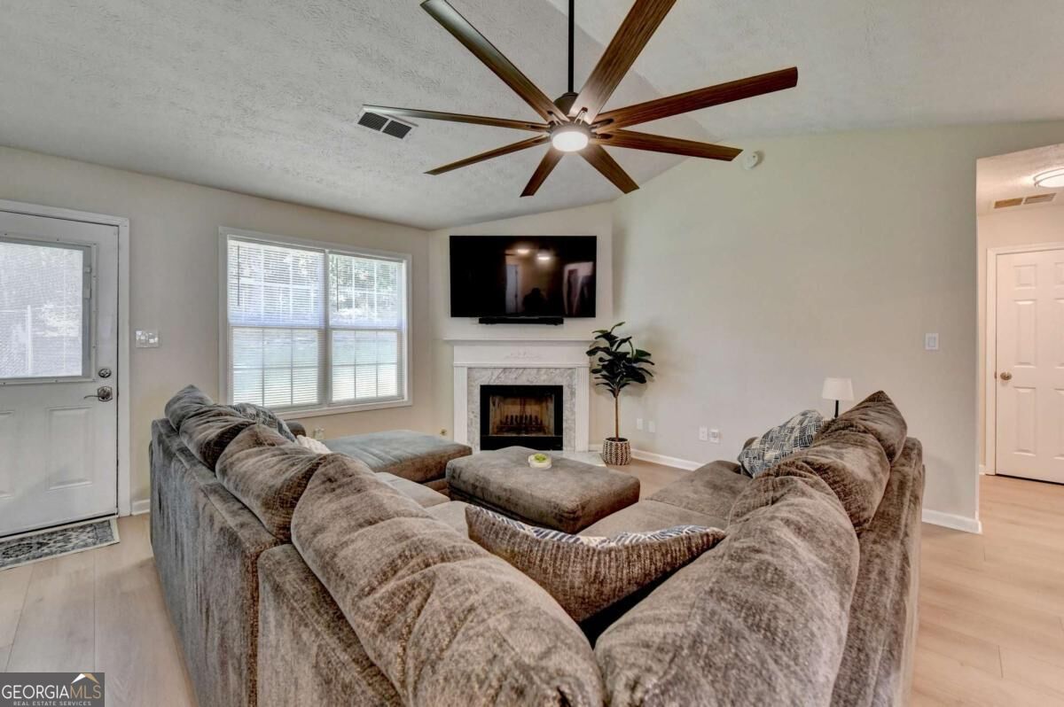 5295 Hillcrest Glenn Drive Property Photo 14