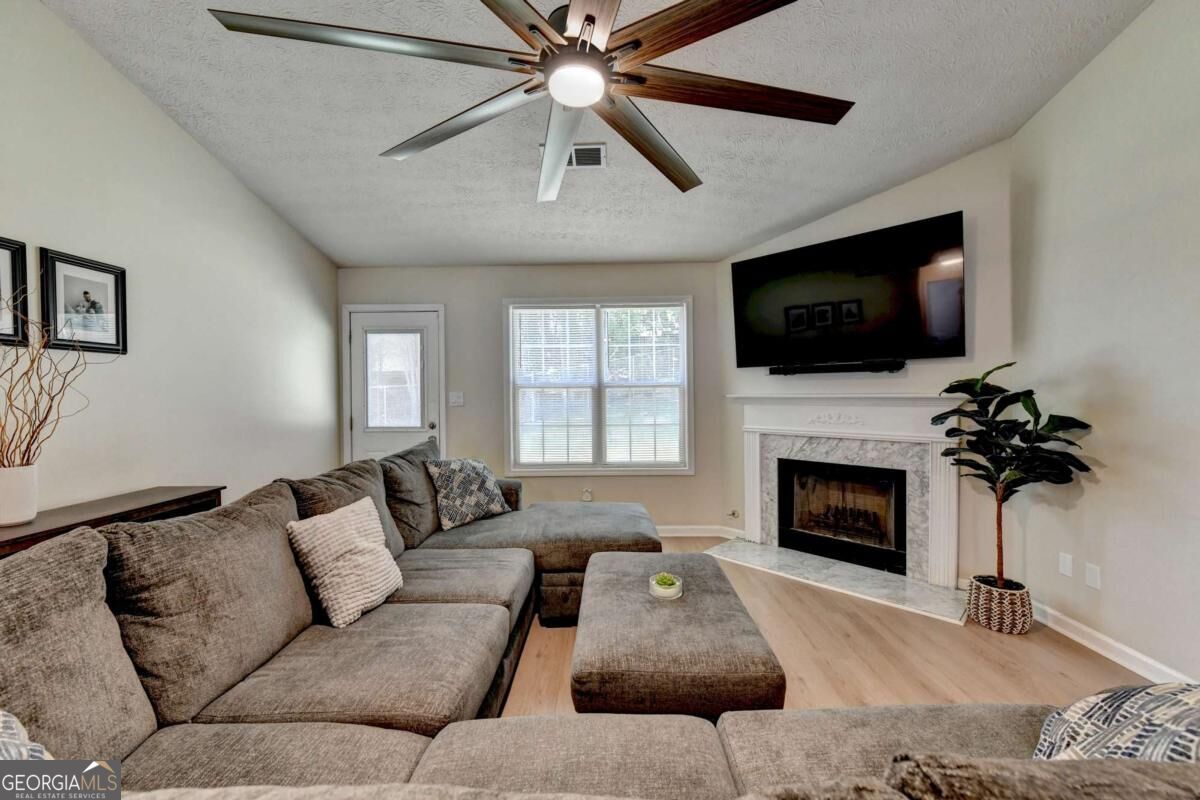 5295 Hillcrest Glenn Drive Property Photo 15