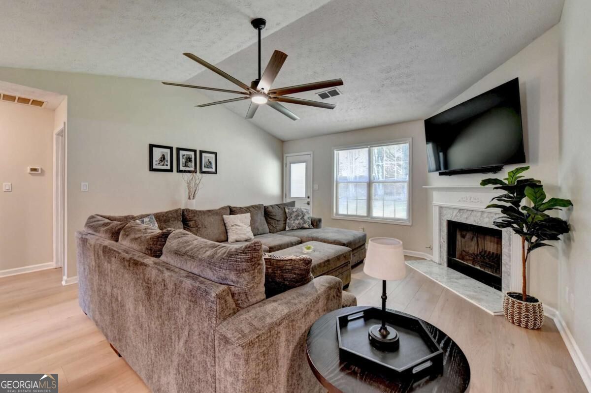 5295 Hillcrest Glenn Drive Property Photo 16
