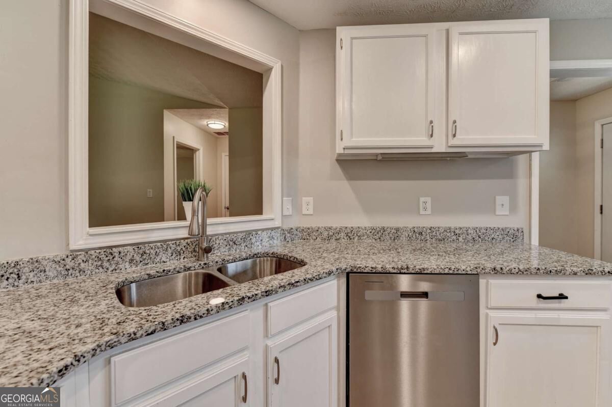 5295 Hillcrest Glenn Drive Property Photo 23