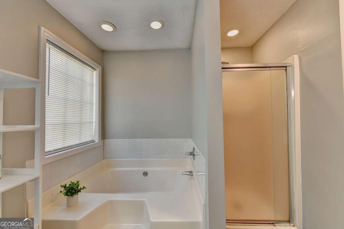5295 Hillcrest Glenn Drive Property Photo 28