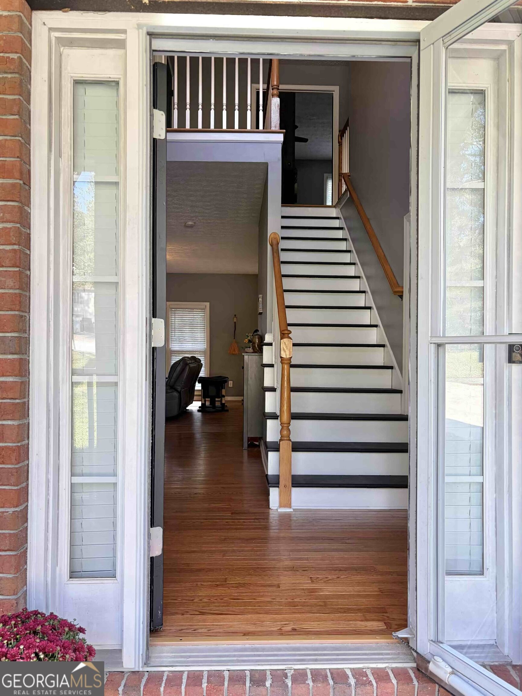 120 Hollow Springs Drive Property Photo 4