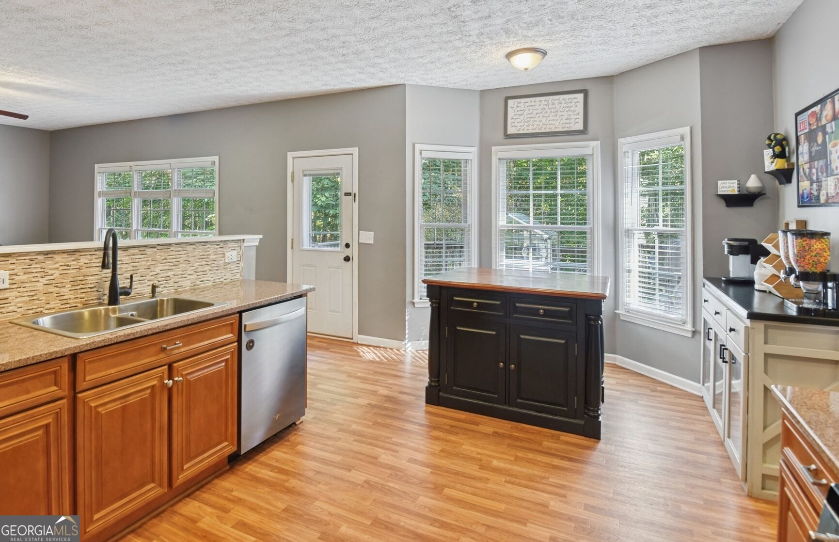 120 Hollow Springs Drive Property Photo 13