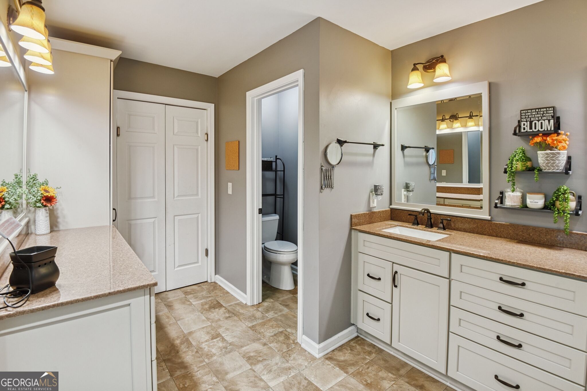 120 Hollow Springs Drive Property Photo 24