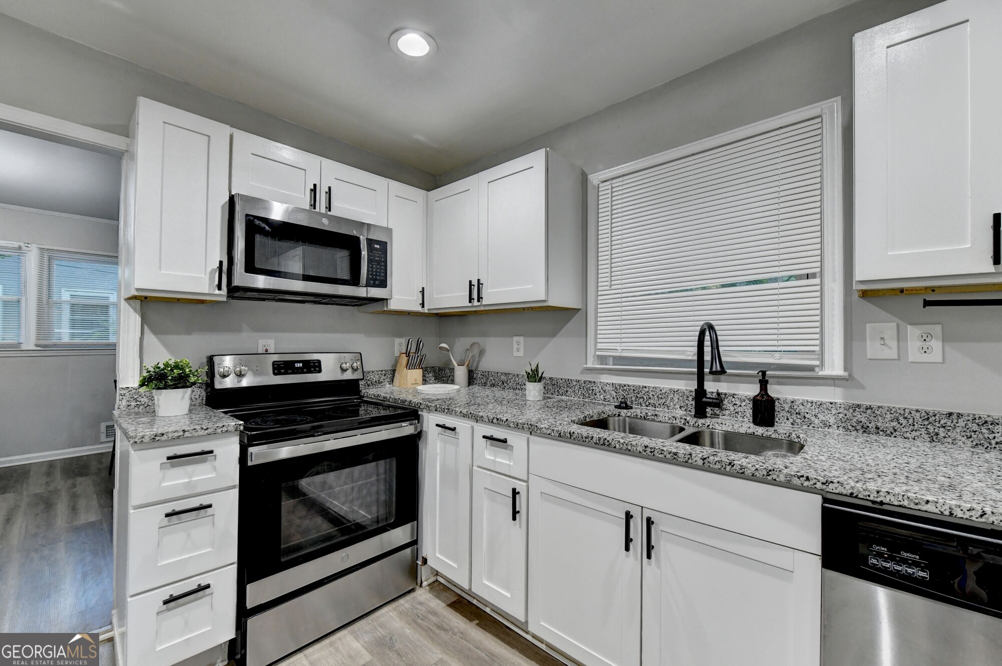 3132 Forrest Hills Drive Property Photo 9