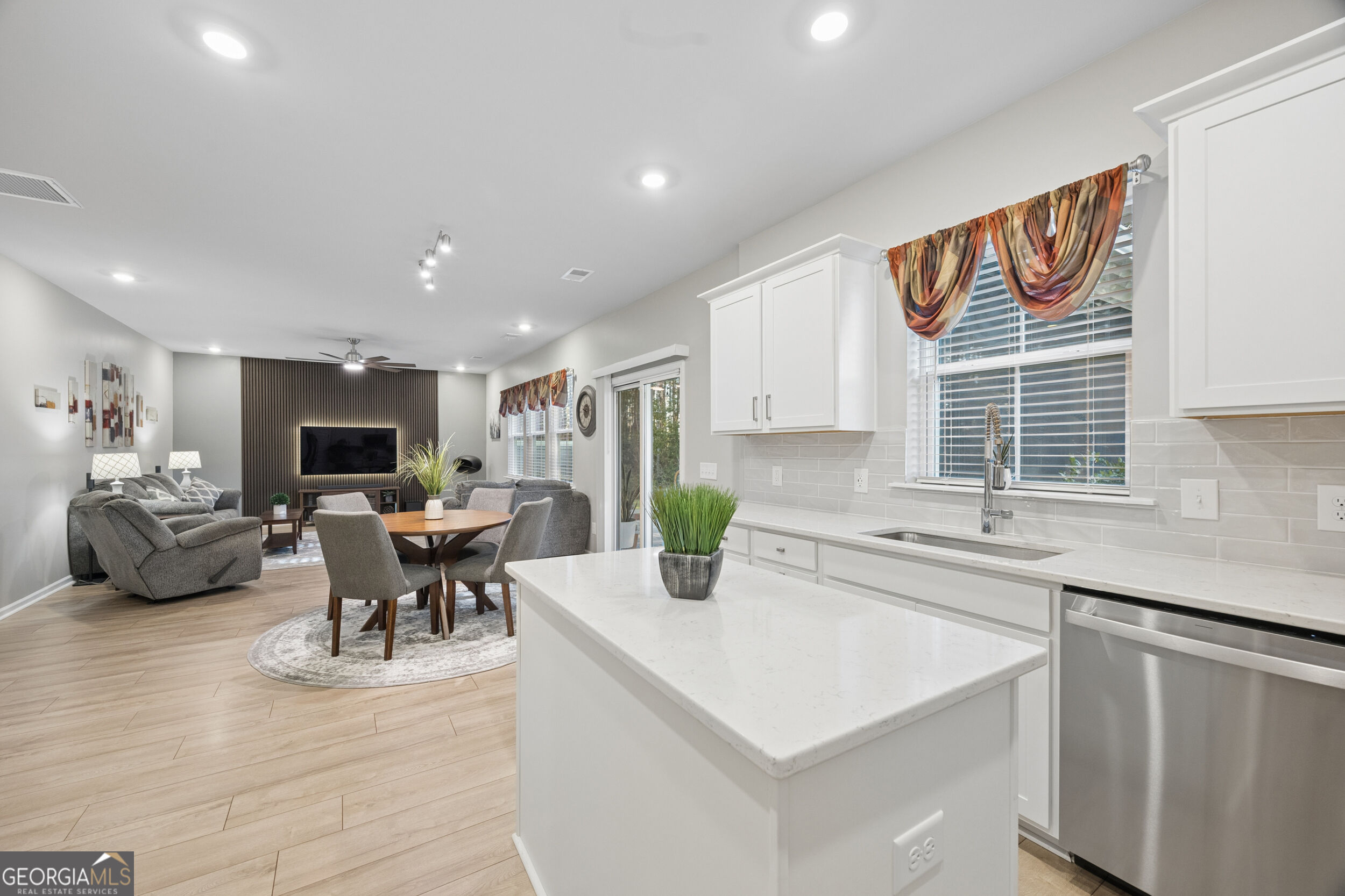 148 Binscombe Lane Property Photo 11