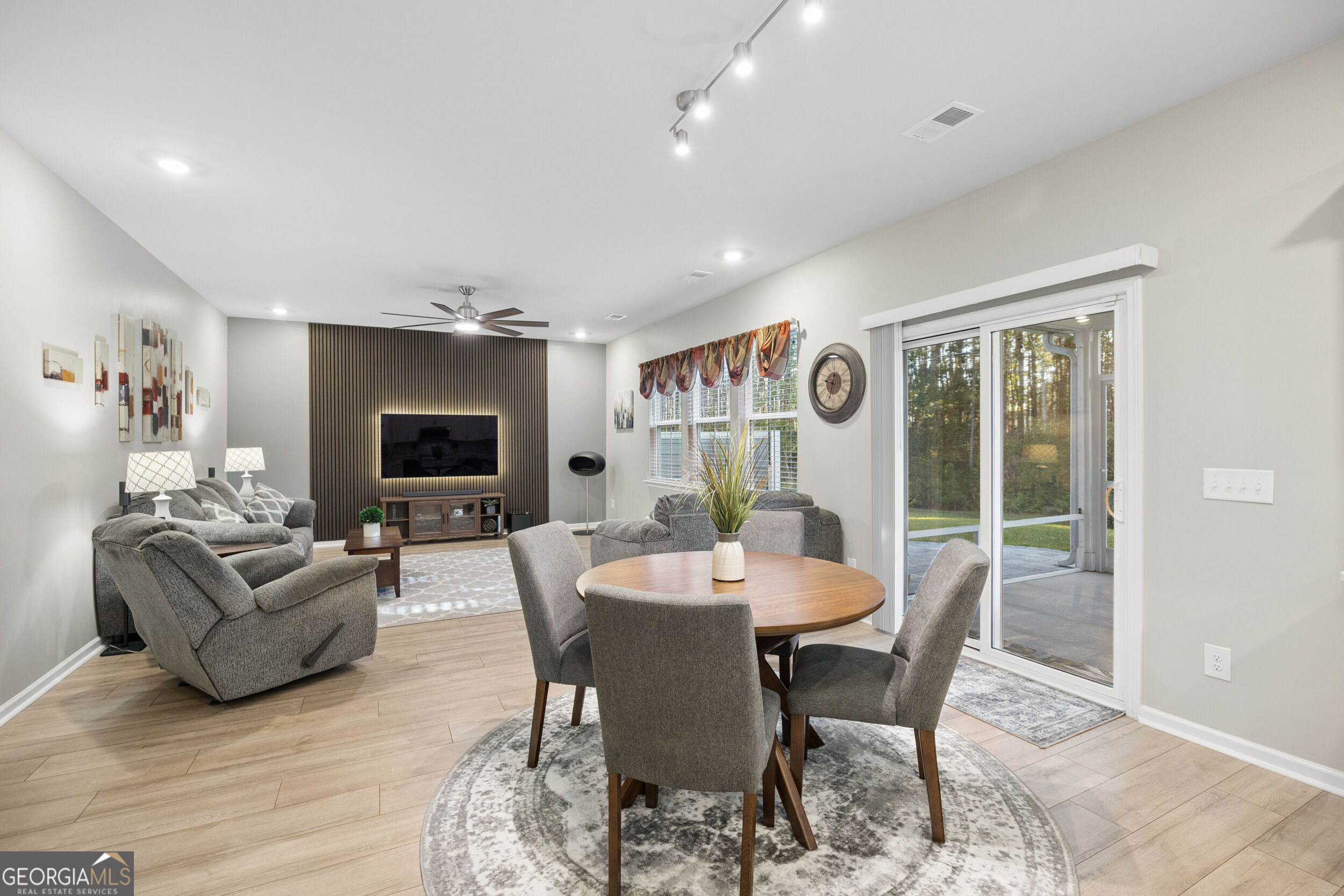 148 Binscombe Lane Property Photo 12