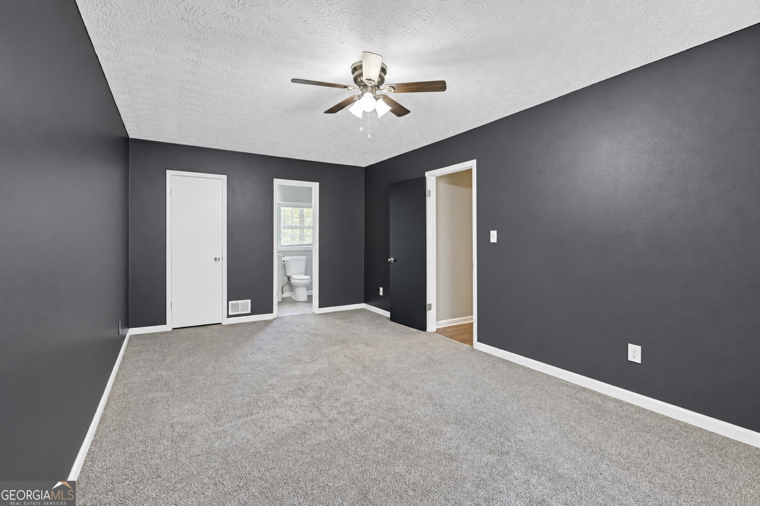8852 Churchill Place Property Photo 11