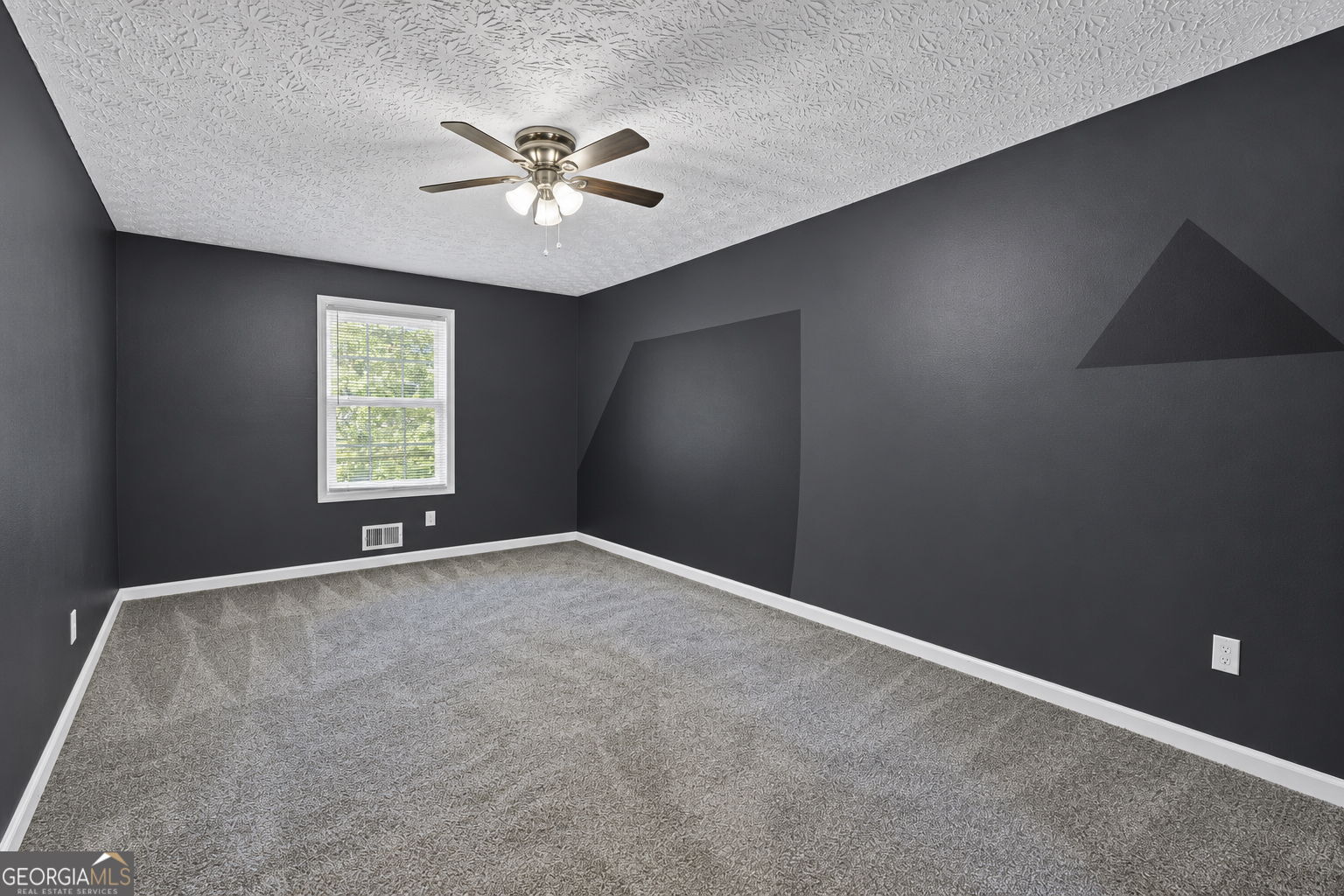 8852 Churchill Place Property Photo 15