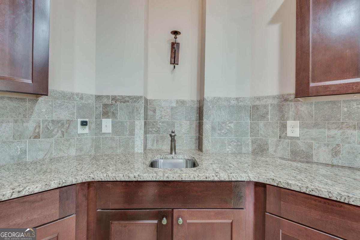 9005 Woodland Trail Property Photo 14