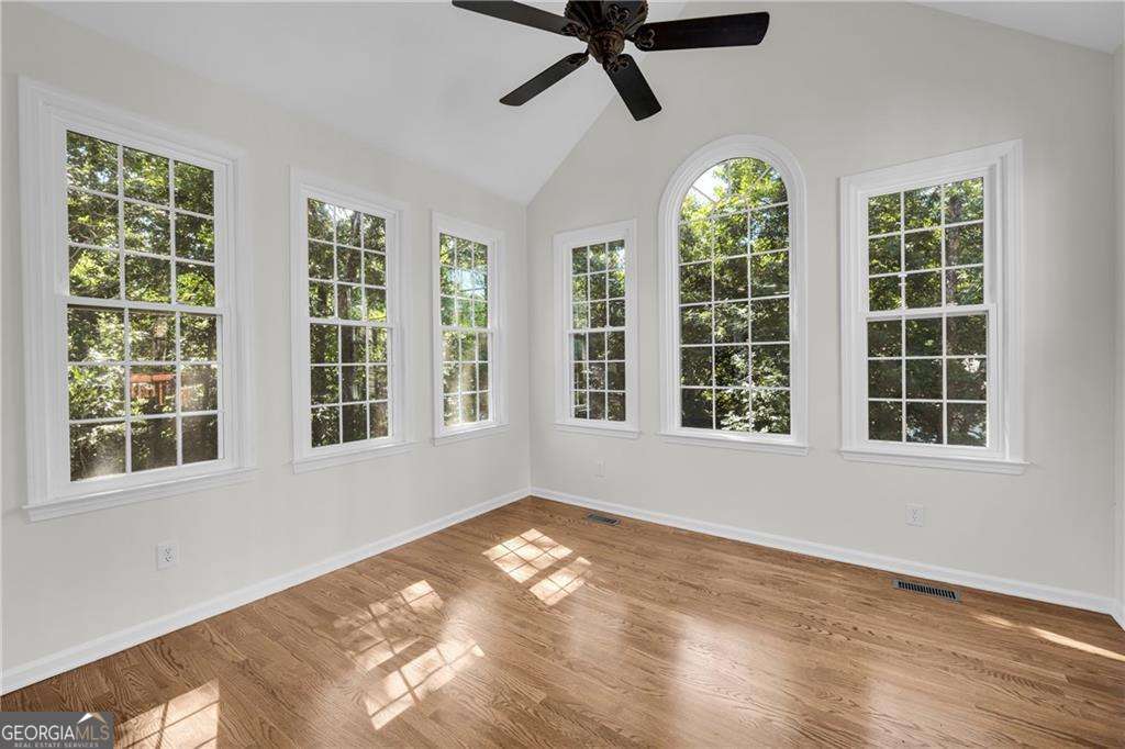 4910 Red Robin Ridge Property Photo 20