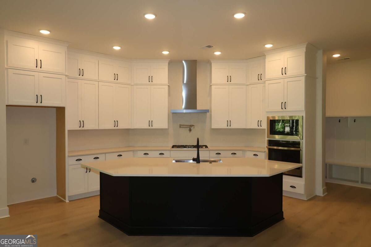 636 Barnfield Way Property Photo 3