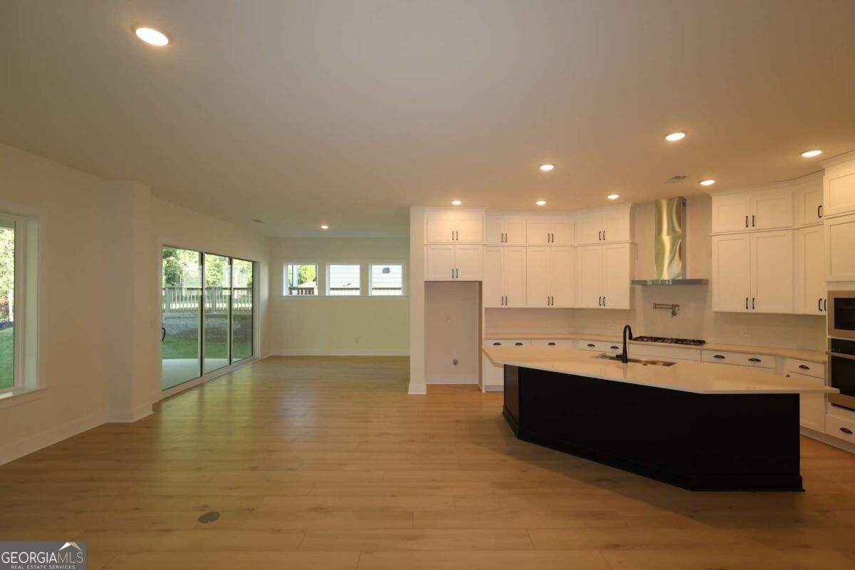 636 Barnfield Way Property Photo 4