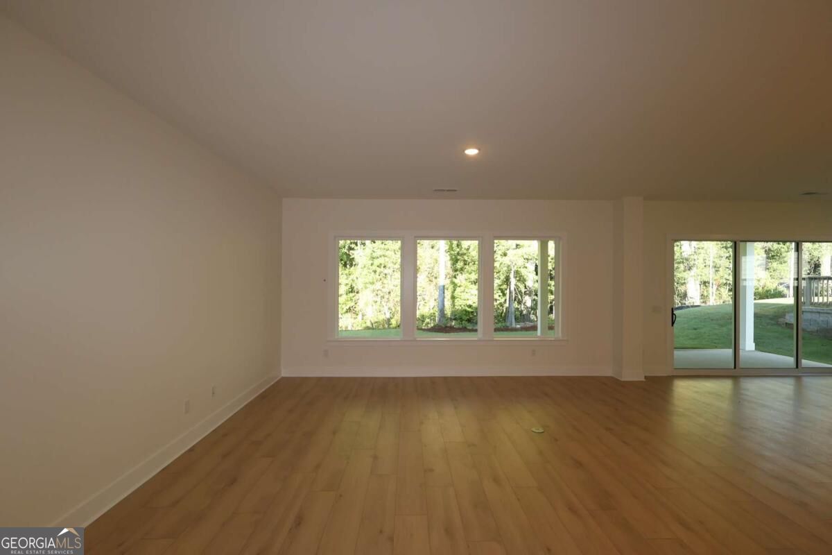 636 Barnfield Way Property Photo 5