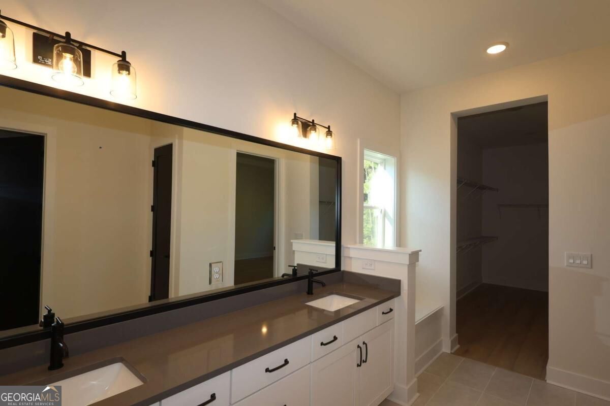 636 Barnfield Way Property Photo 8