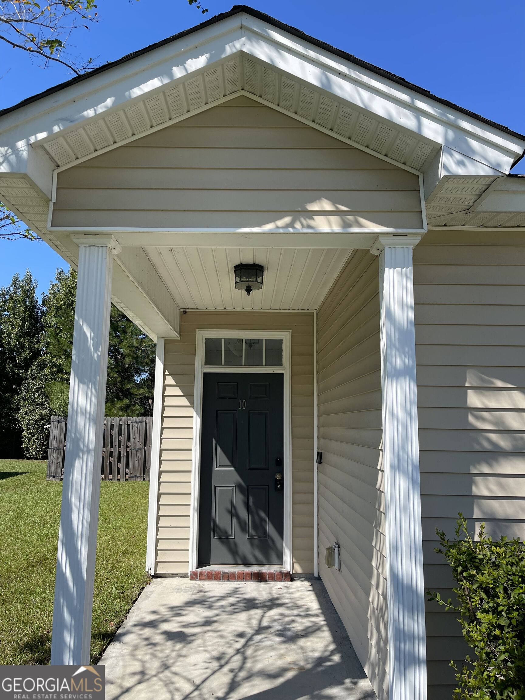 10 Hartland Court Property Photo 2