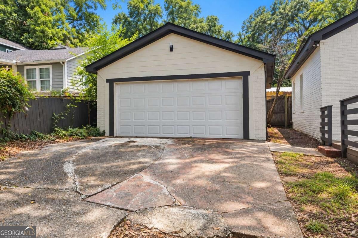 166 Burbank Drive Nw Property Photo 4