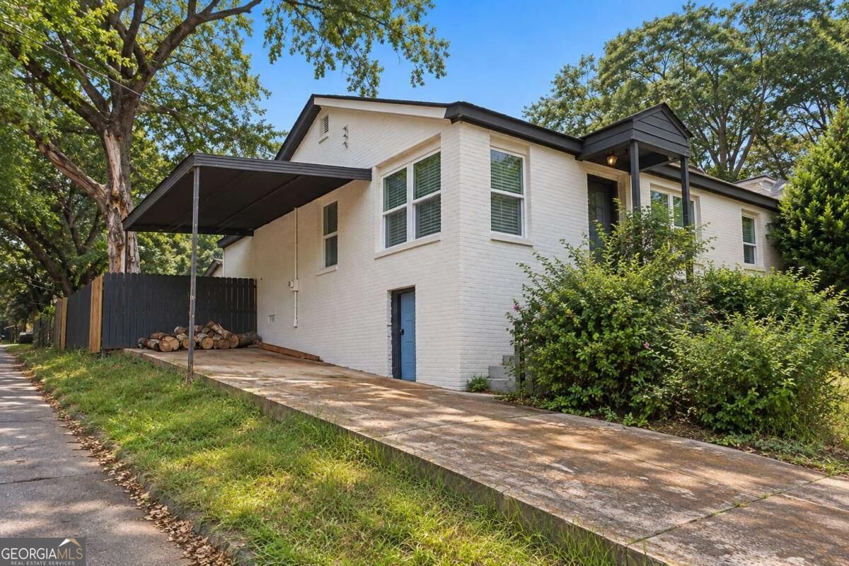 166 Burbank Drive Nw Property Photo 5