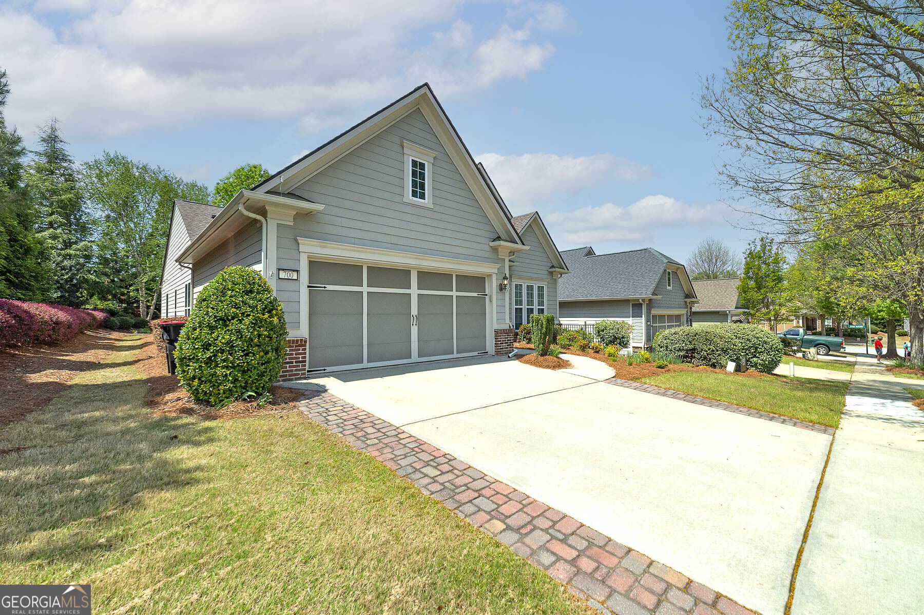700 Butter Cup Drive Property Photo 2