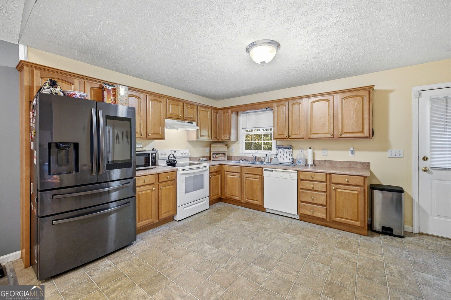 355 Royal Oaks Lane Property Photo 9