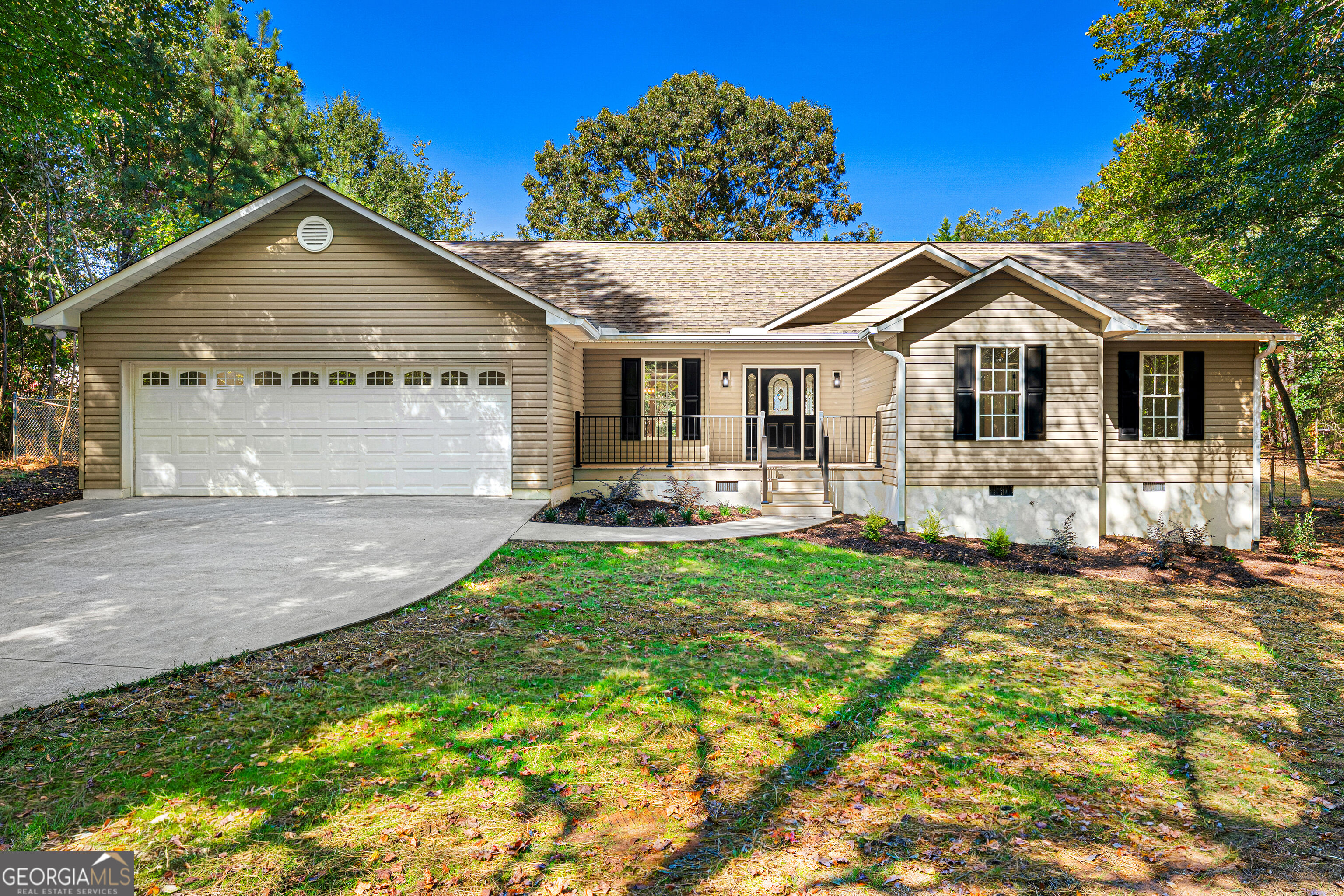 416 Greenbriar Drive Property Photo 1