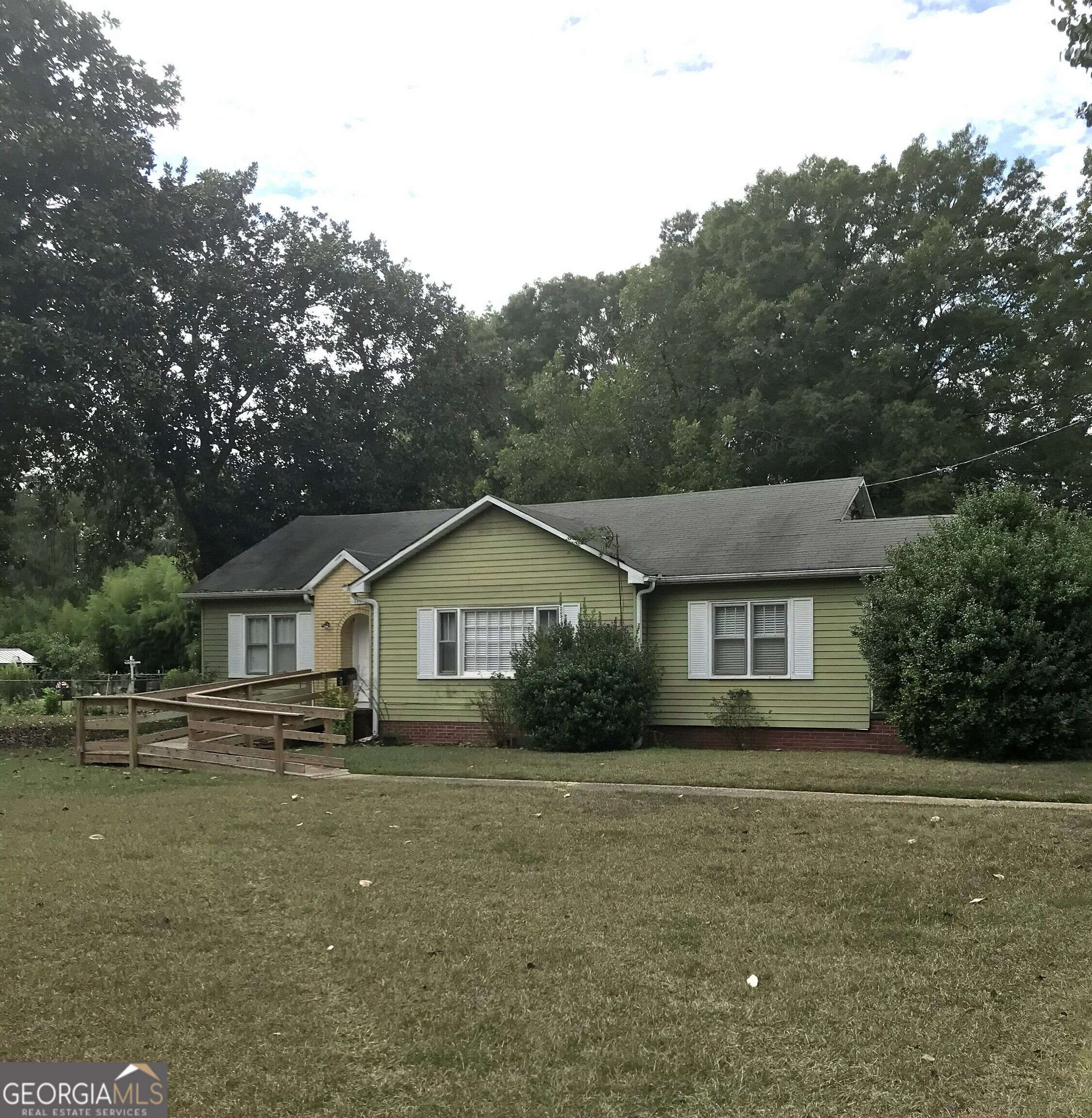 174 Mallory Drive Property Photo 1