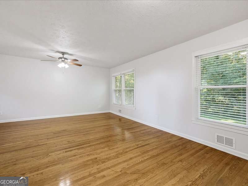 2033 Brannon Drive Property Photo 4