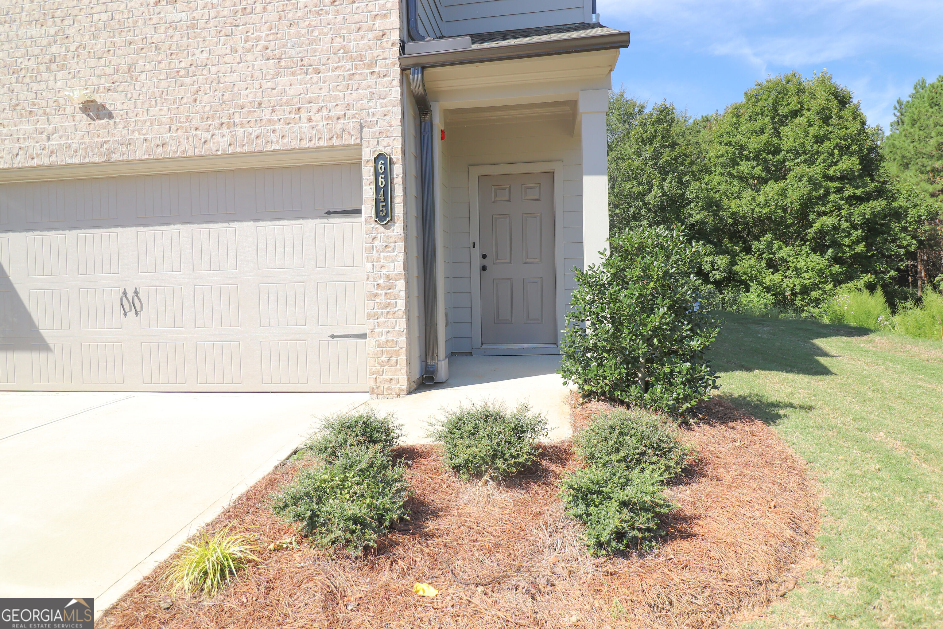 6645 Wyndale Drive Property Photo 4