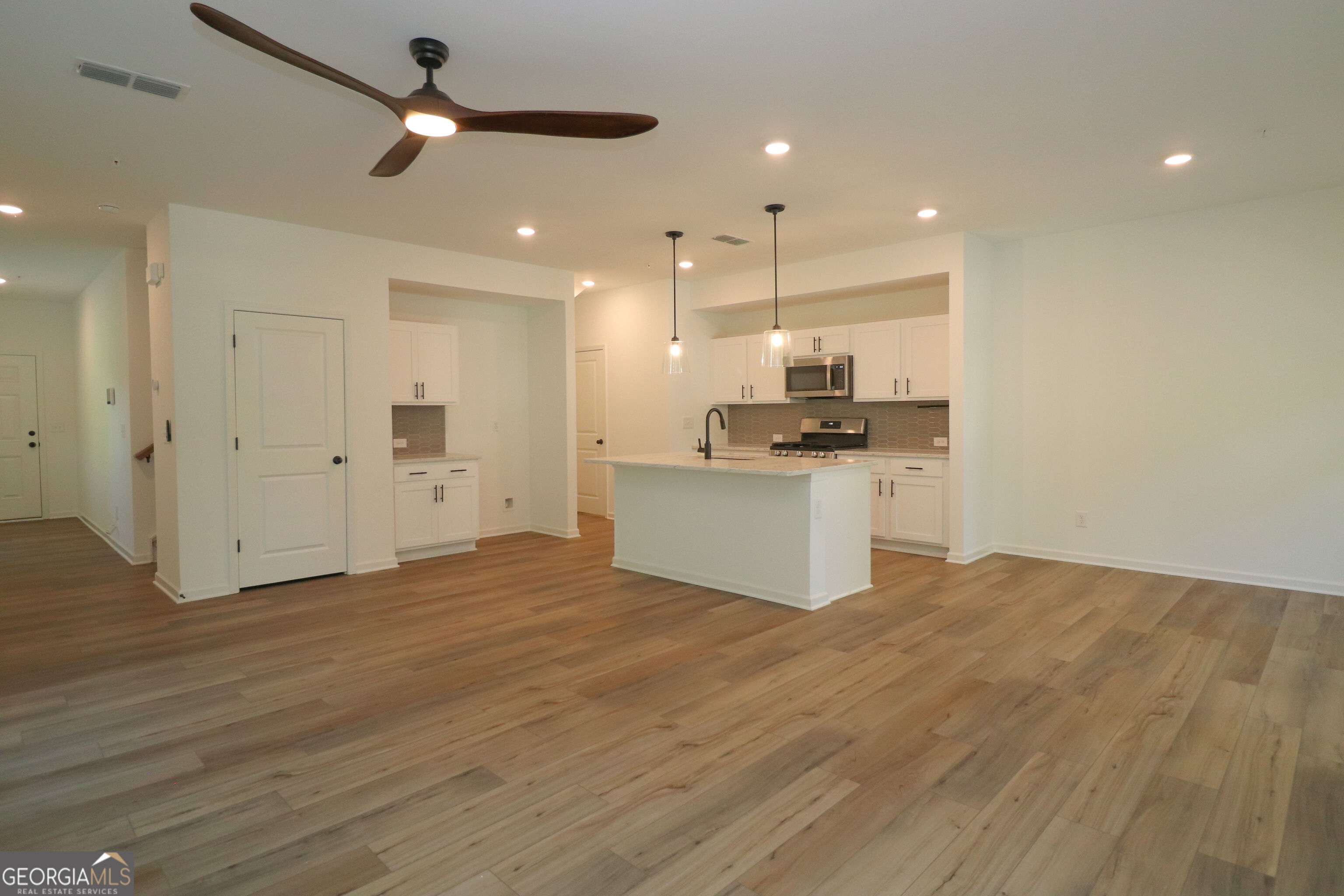 6645 Wyndale Drive Property Photo 9
