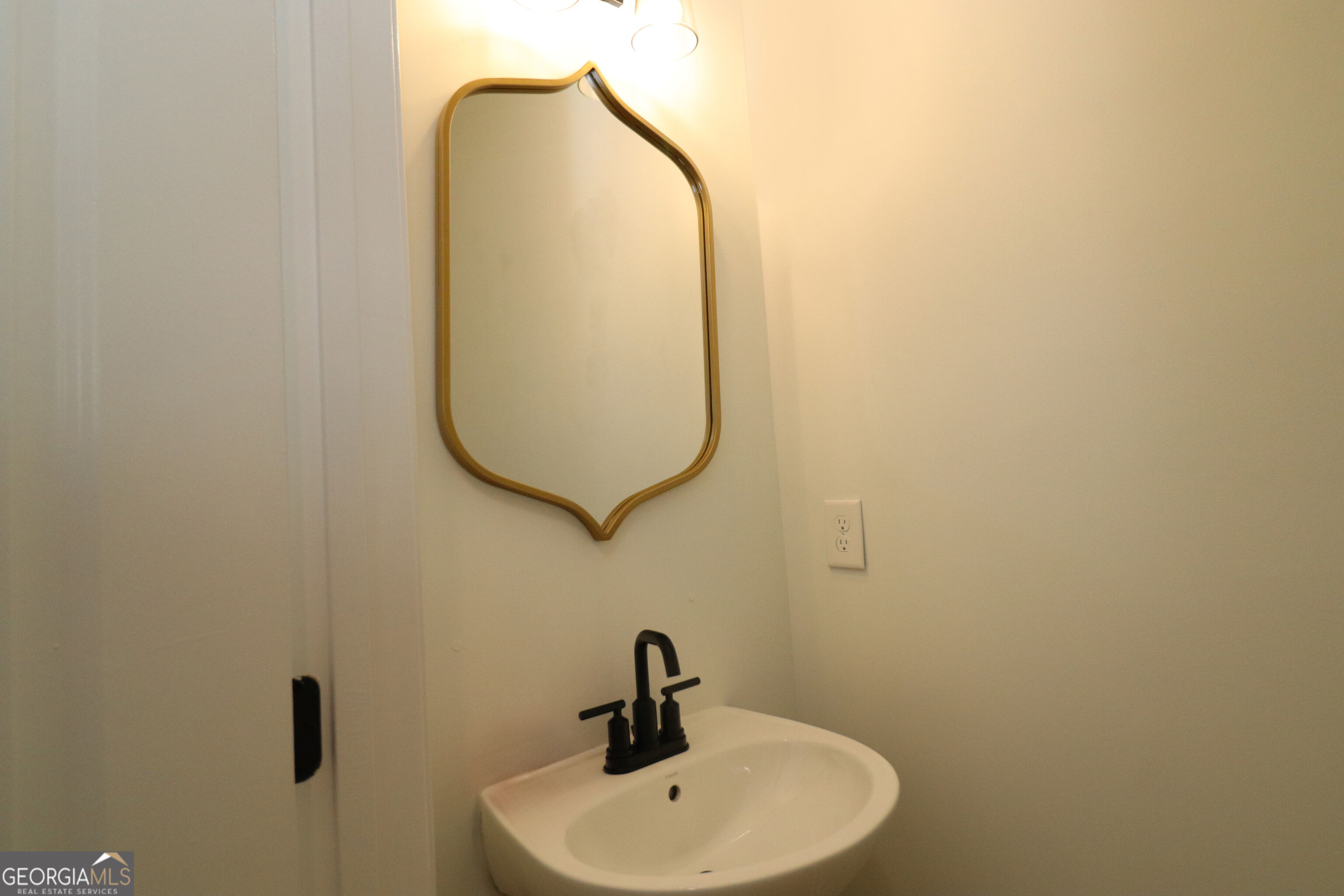6645 Wyndale Drive Property Photo 13