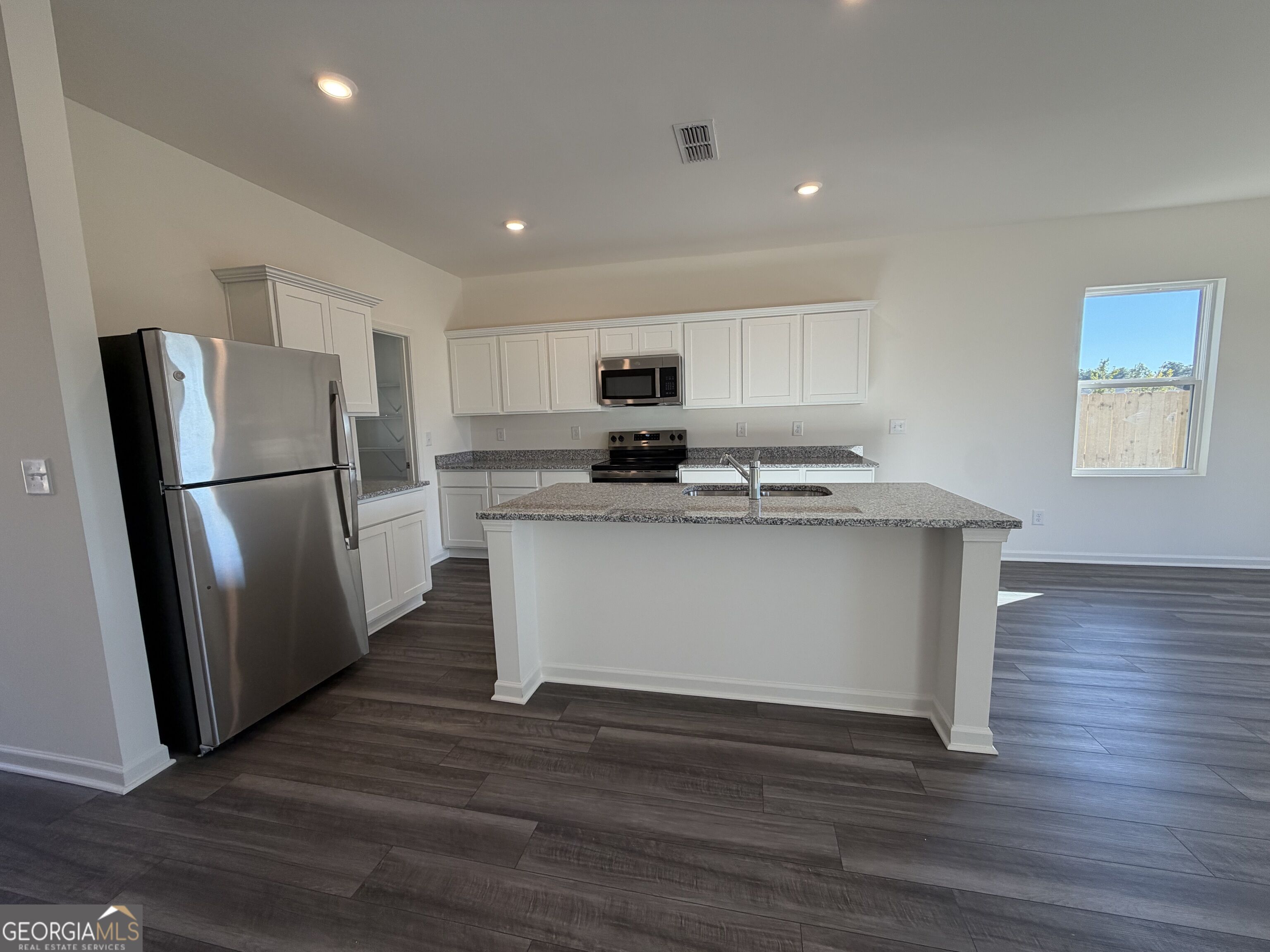 112 Maison Drive Property Photo 4