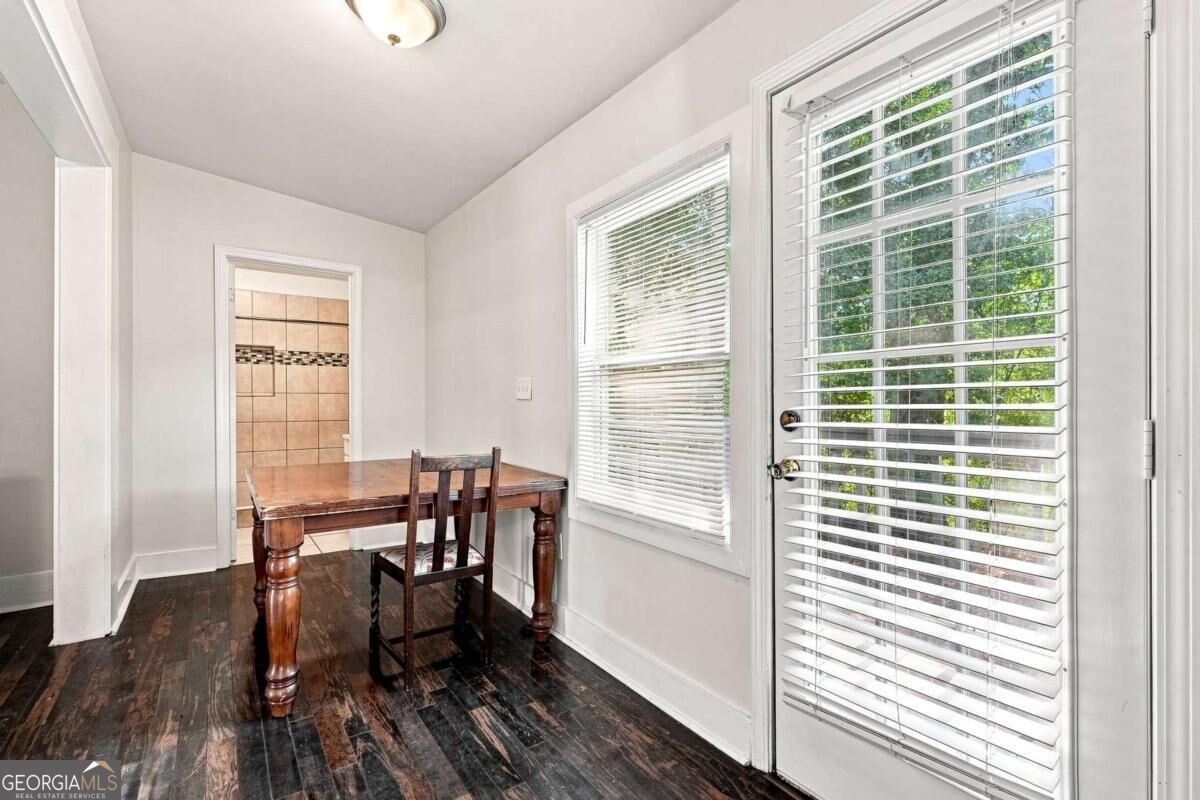 1059 Hampton Street Property Photo 3