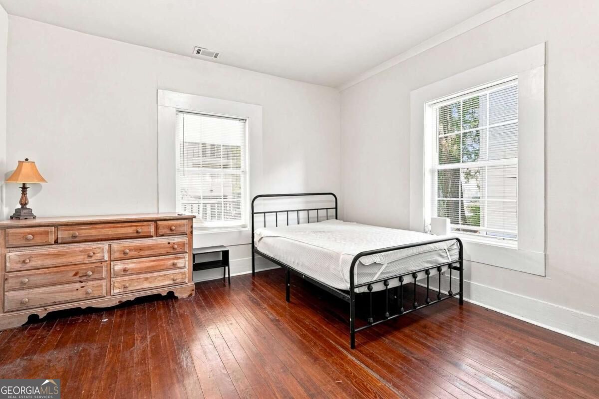 1059 Hampton Street Property Photo 5