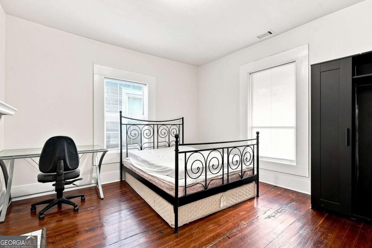 1059 Hampton Street Property Photo 7