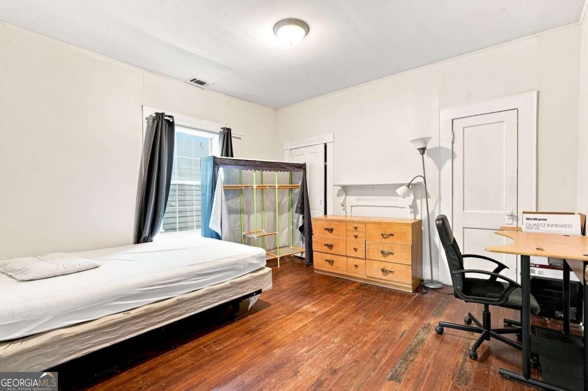 1059 Hampton Street Property Photo 8