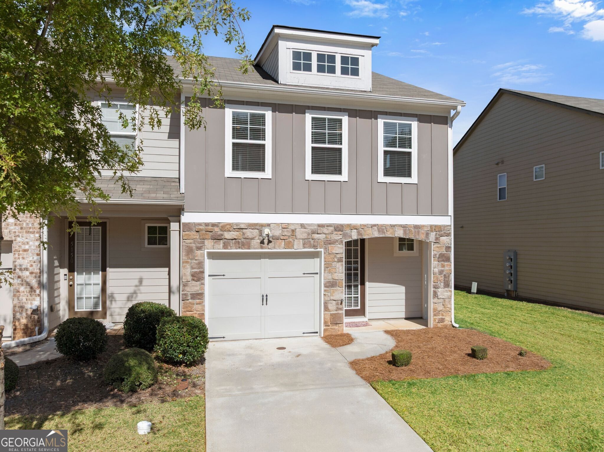 5152 Madeline Place Property Photo 2