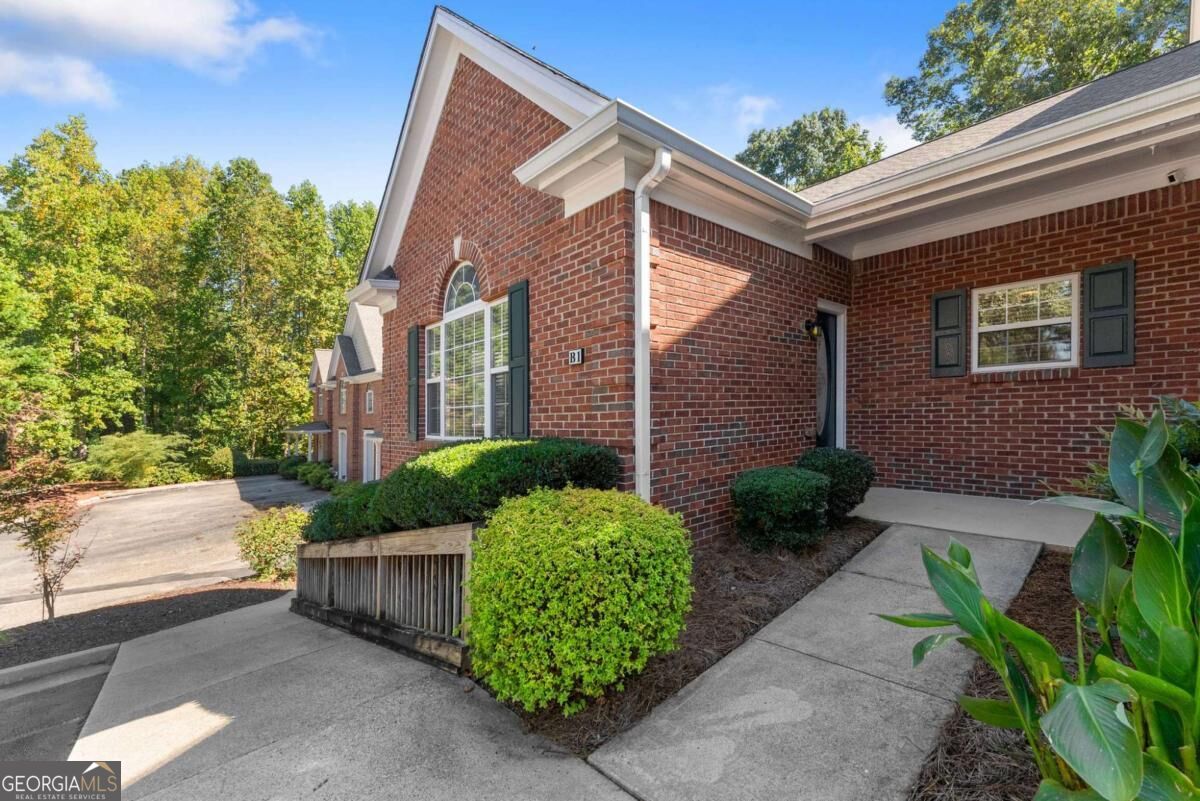 2075 Pine Tree Drive # B1 Property Photo 4