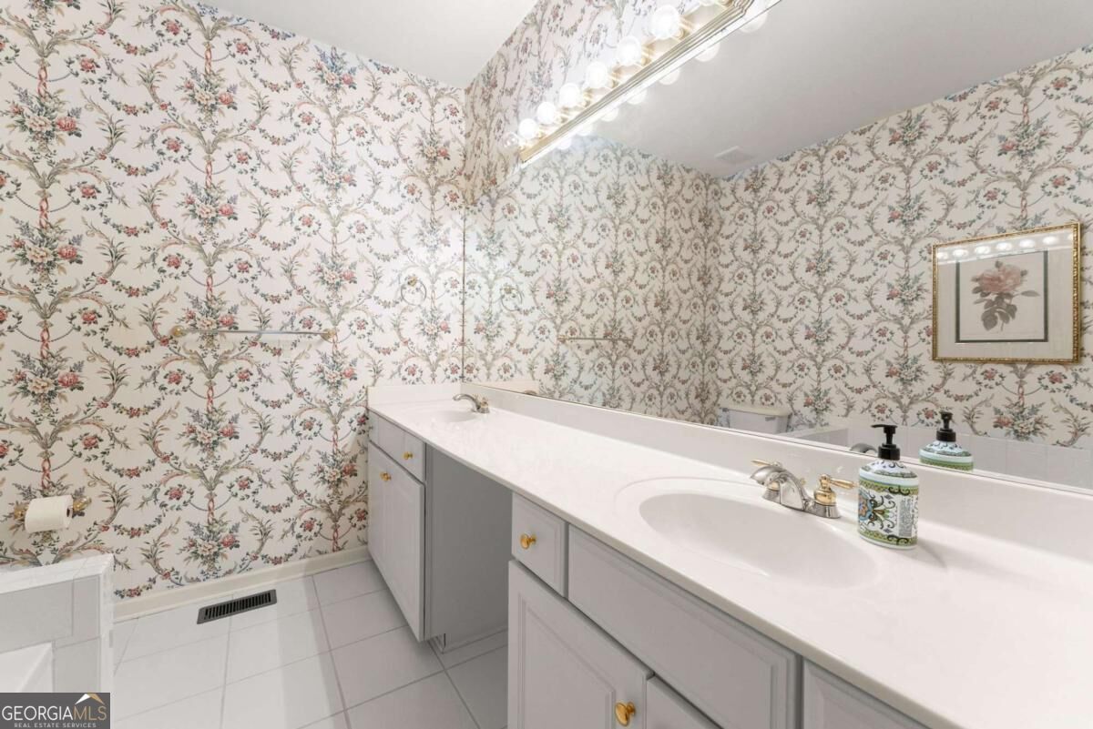 2075 Pine Tree Drive # B1 Property Photo 39